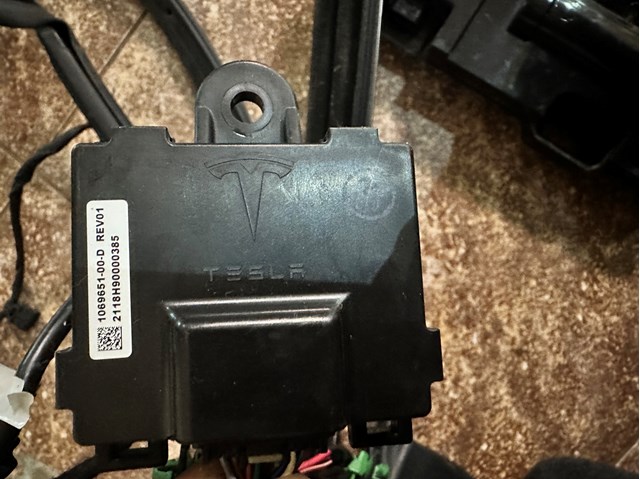  Tesla 106965100D