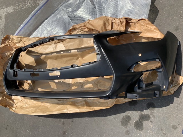 Передний бампер 620226HJ3H Nissan/Infiniti