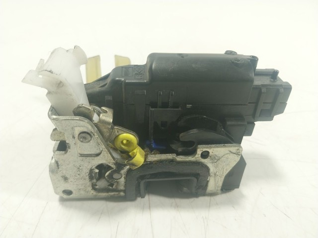  Fecho da porta dianteira esquerda Renault DOKKER monovolume (FE) (2012 - 2026) 