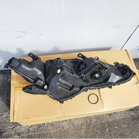 Luz esquerda 8118533D71 Toyota