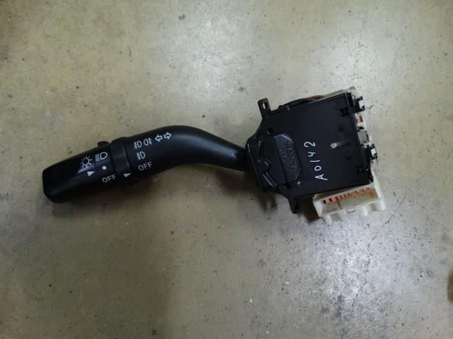 GJ6F66122 Mazda Кнопка противотуманных фар