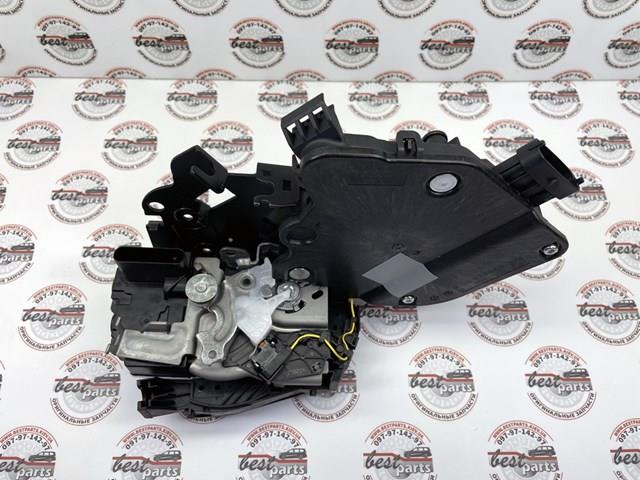 Замок задней правой двери  Land Rover LR063628
