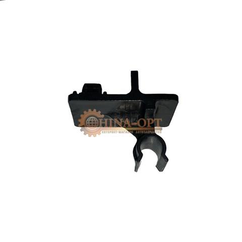 Фиксатор упора капота 1068002010 Geely