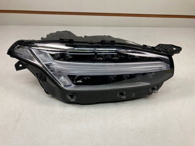 Правая блок фара Volvo 31655715 цена, от 562.43 USD