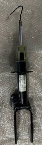 7P5413032K VAG Амортизатор передней подвески правый
