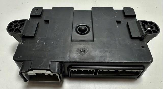 Купить LR083970 Land Rover 