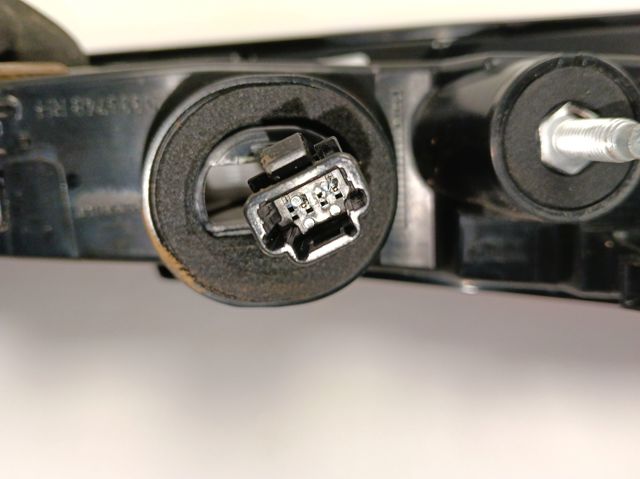 Фонарь задний правый, внутренний Renault (RVI) 265501234R цена, от 139.36 USD