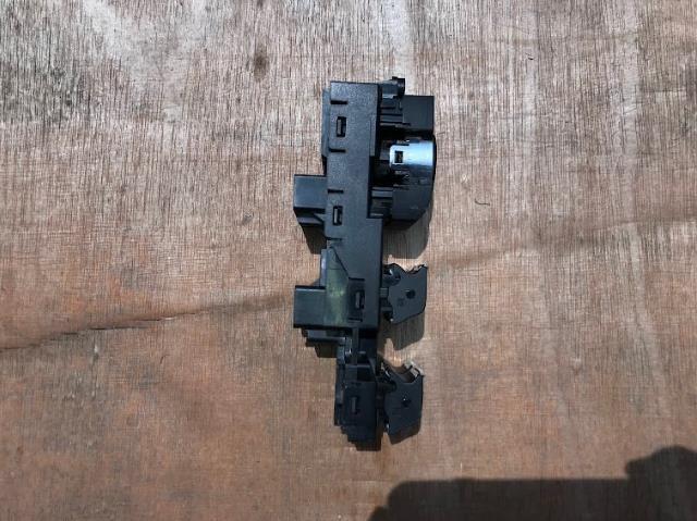 Кнопочный блок управления стеклоподъемником передний левый LJ6Z14529CA Ford