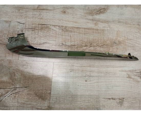 Moldura direita do pára-choque dianteiro 6407A366 Mitsubishi