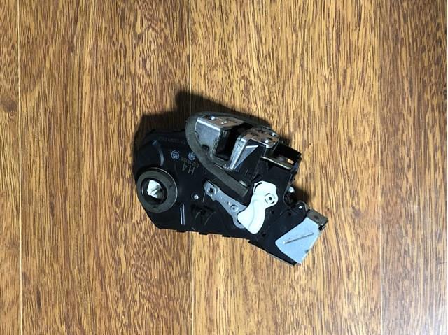 6911060192 Toyota Замок пятой двери