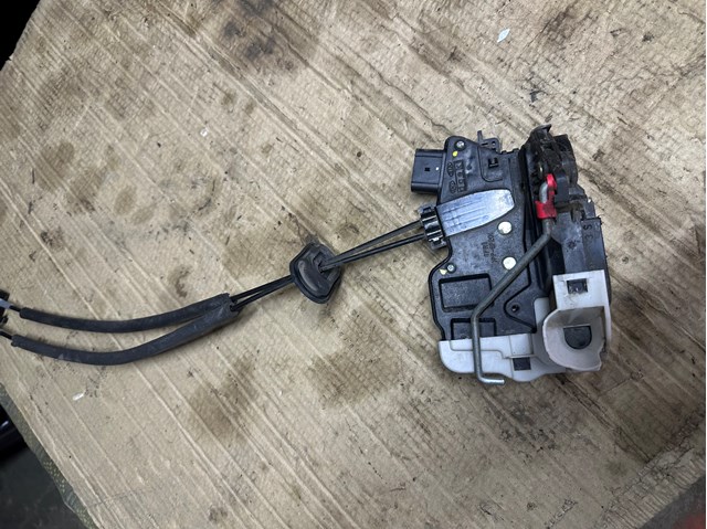 Дверной замок передний правый Hyundai/Kia 813202T020 цена, от 24.86 USD