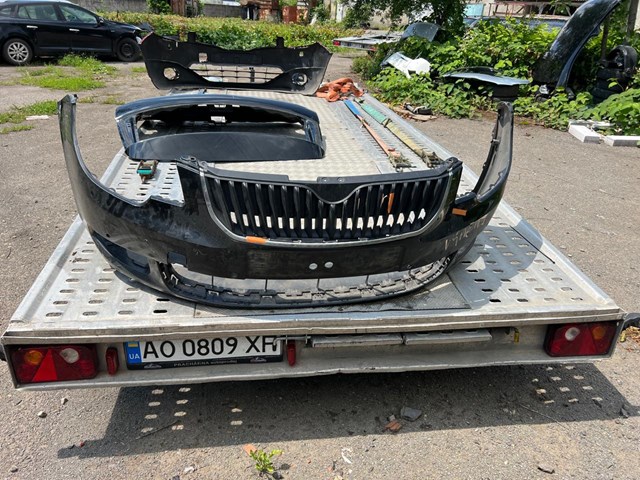 3T0807221 VAG Бампер передний в сборе