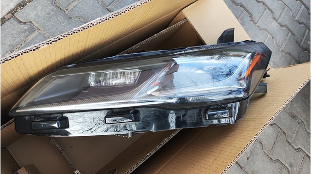 Фара левая Toyota 8115007210 цена, от 2973.89 USD