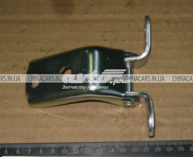 Петля двери задней правой 1062002859 Geely