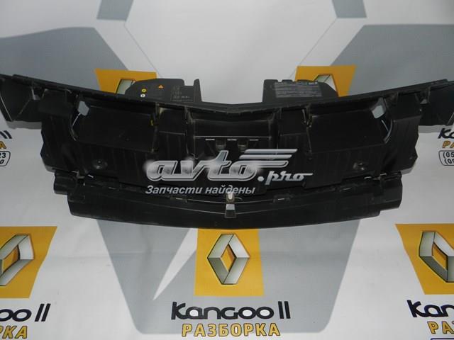 Кронштейн решетки радиатора 8200436706 Renault (RVI)