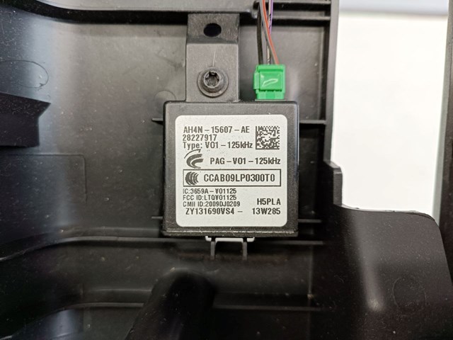  Land Rover LR025769