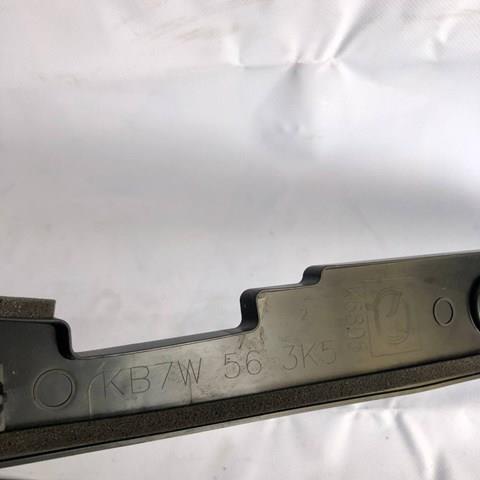 KB7W563K5 Mazda Уплотнитель крыла