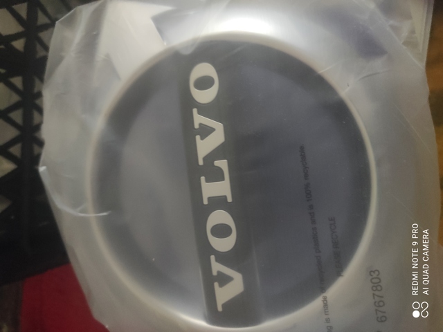 Эмблема на решетку радиатора Volvo 31383645 цена, от 33.75 USD