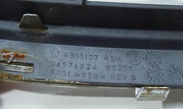 Решетка радиатора 4805107AC Chrysler