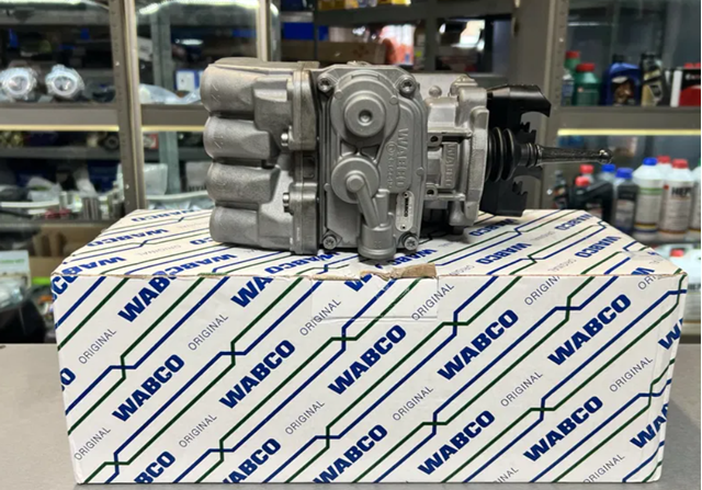 Купить 4800200280 Wabco Кран тормозной, подпедальный (TRUCK)