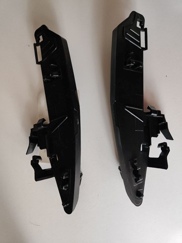 Направляющая переднего бампера, правая BMW 51117399981