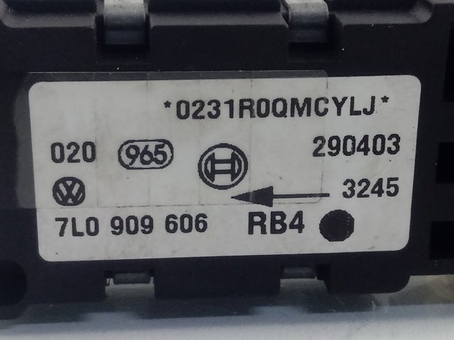 Датчик Айрбег передний Porsche 7L0909606 цена, от 3.28 USD