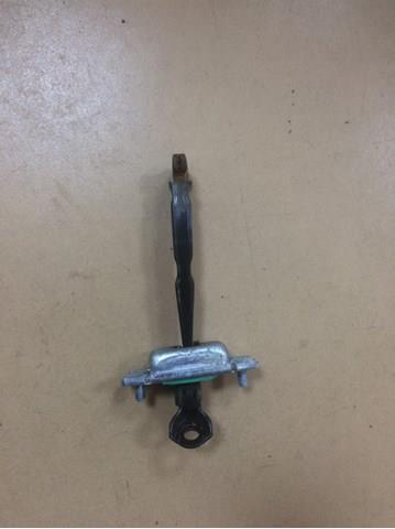 Ограничитель открывания двери задний правый Hyundai/Kia 794902P500 цена, от 2.55 USD
