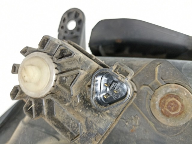 Левая фара 8973886682 Isuzu