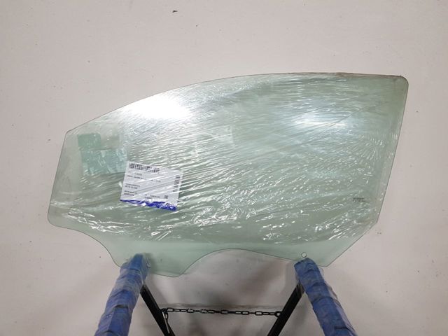 Купить GS2405D301 XYG Стекло передней двери, левой