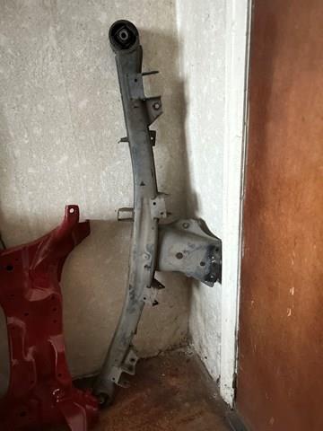  Viga de suspensão traseira (plataforma veicular) BMW 5 sedan (E34) (1987 - 1995) 