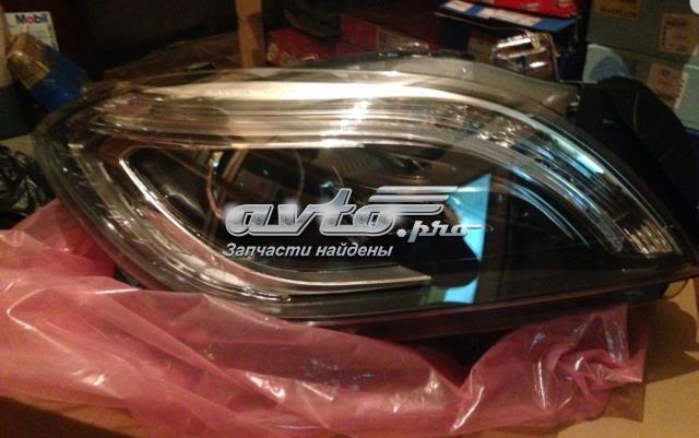 Стекло фары правой MERCEDES A1668206261