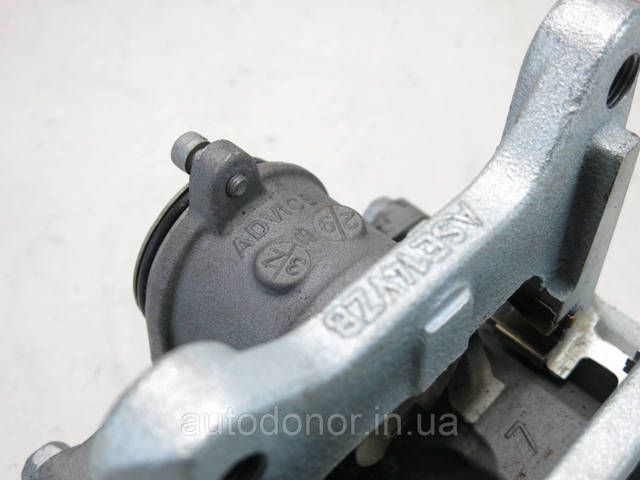 Купить D40105MP1A Nissan/Infiniti Суппорт задний левый