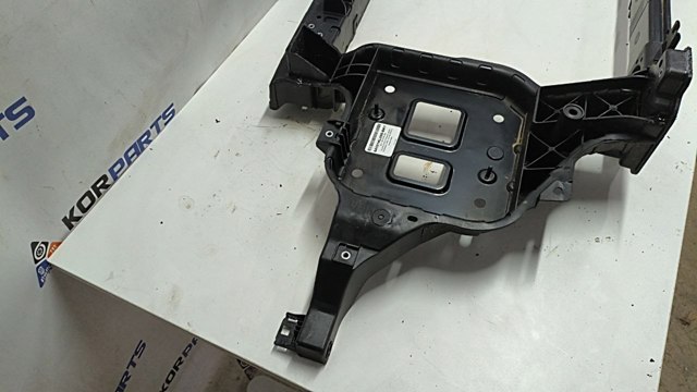 Рамка радиатора 64101KL000 Hyundai/Kia