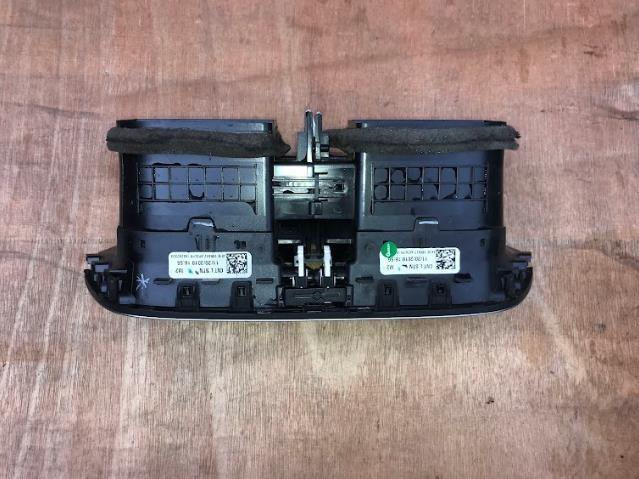 Решетка вентиляции салона на "торпедо" Ford JX7Z19893AAE цена, от 11.29 USD