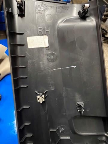 LJ6Z7824346AA Ford Обшивка стойки кузова внутренняя средняя нижняя правая