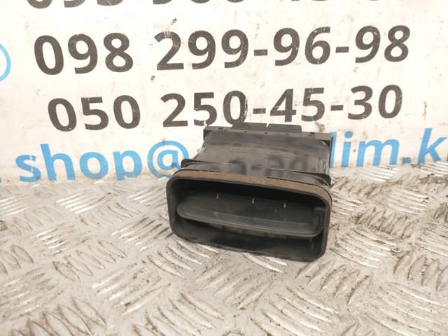 Conduto de ar (distribuidor de ar para "painel de instrumentos") direito 5566005090 Toyota