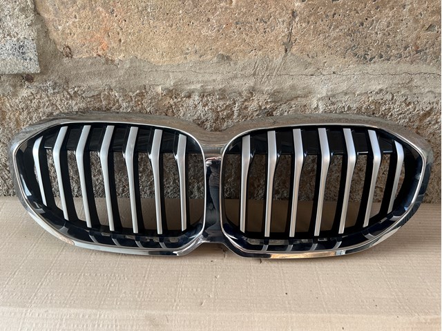 Решетка радиатора 51135A39367 BMW