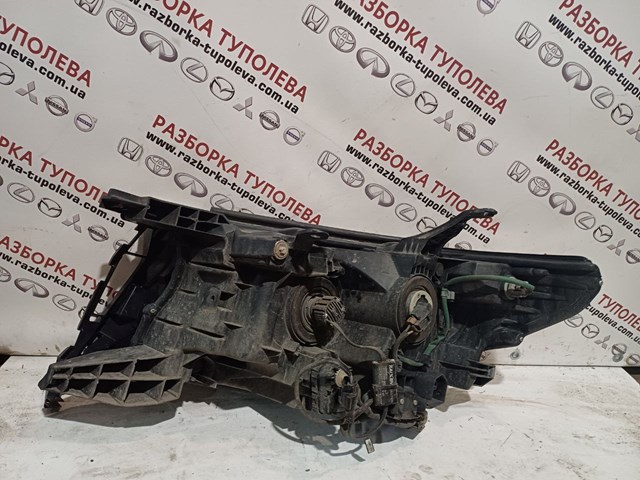 Правая фара 8113060N10 Toyota