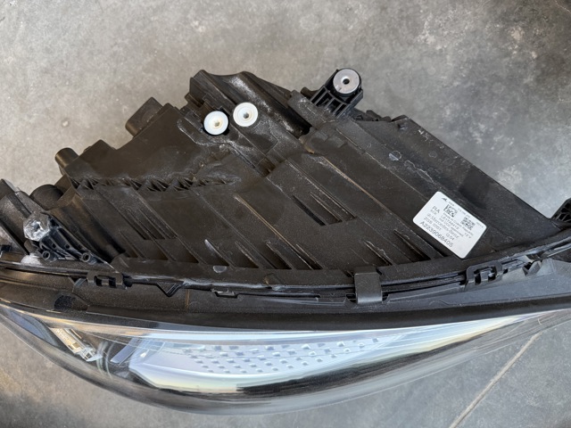  Mercedes A2239068405