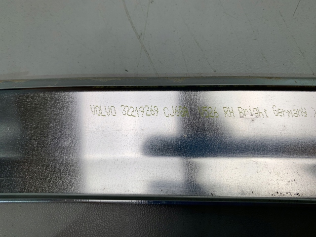32219269 Volvo Накладка заднего стекла, правая