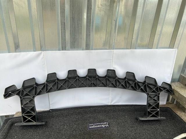 101927600B Tesla Балка бампера переднего