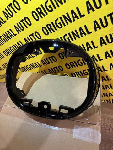 GBVH50716 Mazda Кронштейн эмблемы решетки радиатора