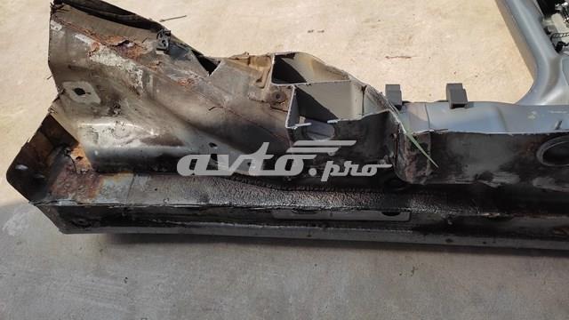 Левый внешний порог на Audi A6 C6 4F2