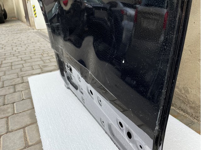 Дверь задняя правая LR091719 Land Rover
