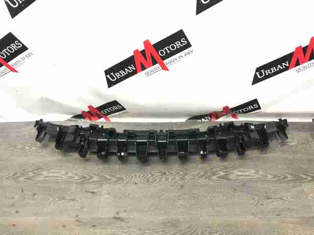 LR099388 Land Rover Кронштейн бампера переднего центральный