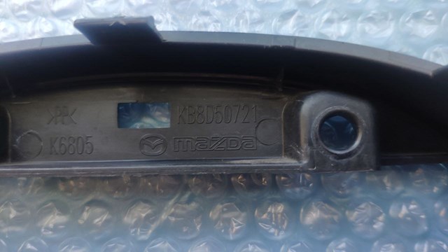 Купить KB8D50721 Mazda Кронштейн эмблемы решетки радиатора