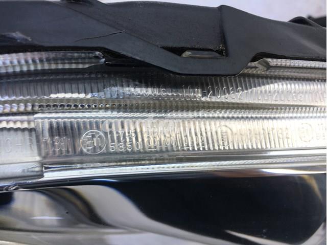 Правая фара 84001AJ100 Subaru