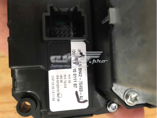 LR066221 Land Rover Щиток приборов