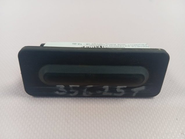 Кнопка привода замка третей/пятой двери Peugeot/Citroen 9827560380 цена, от 12.57 USD
