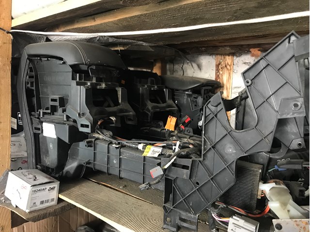  Ford CJ5Z7806024AD